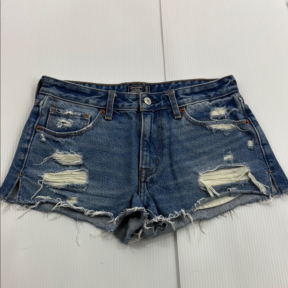 394. Women’s‎ Abercrombie & Fitch Ripped Blue Jean Shorts (4/27)